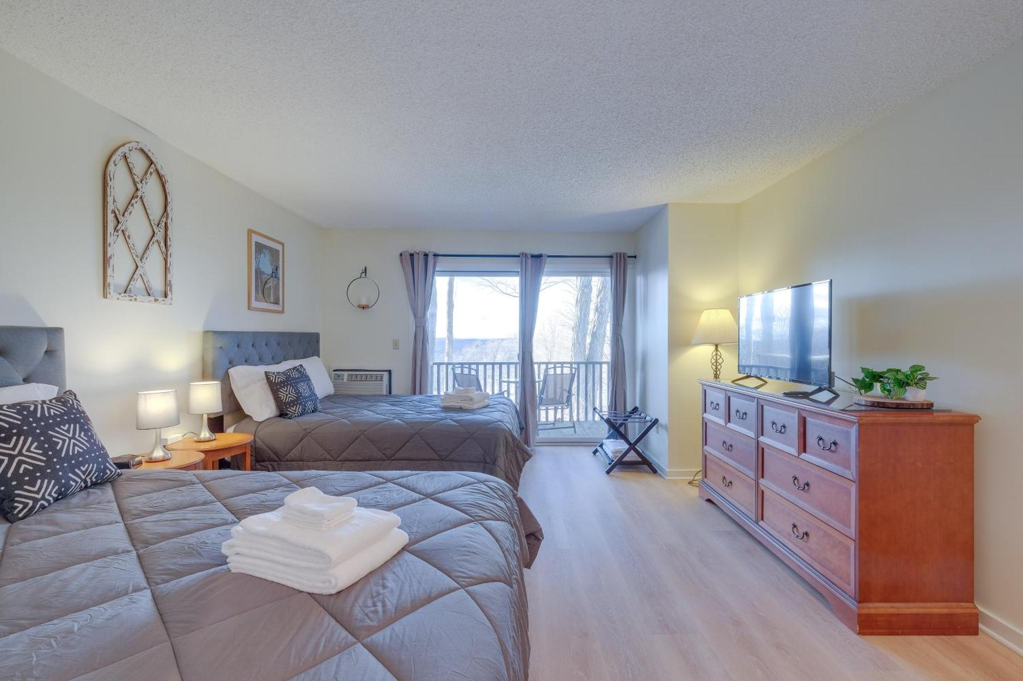 Bellaire Condo - Walk To Shanty Creek Resort! Экстерьер фото