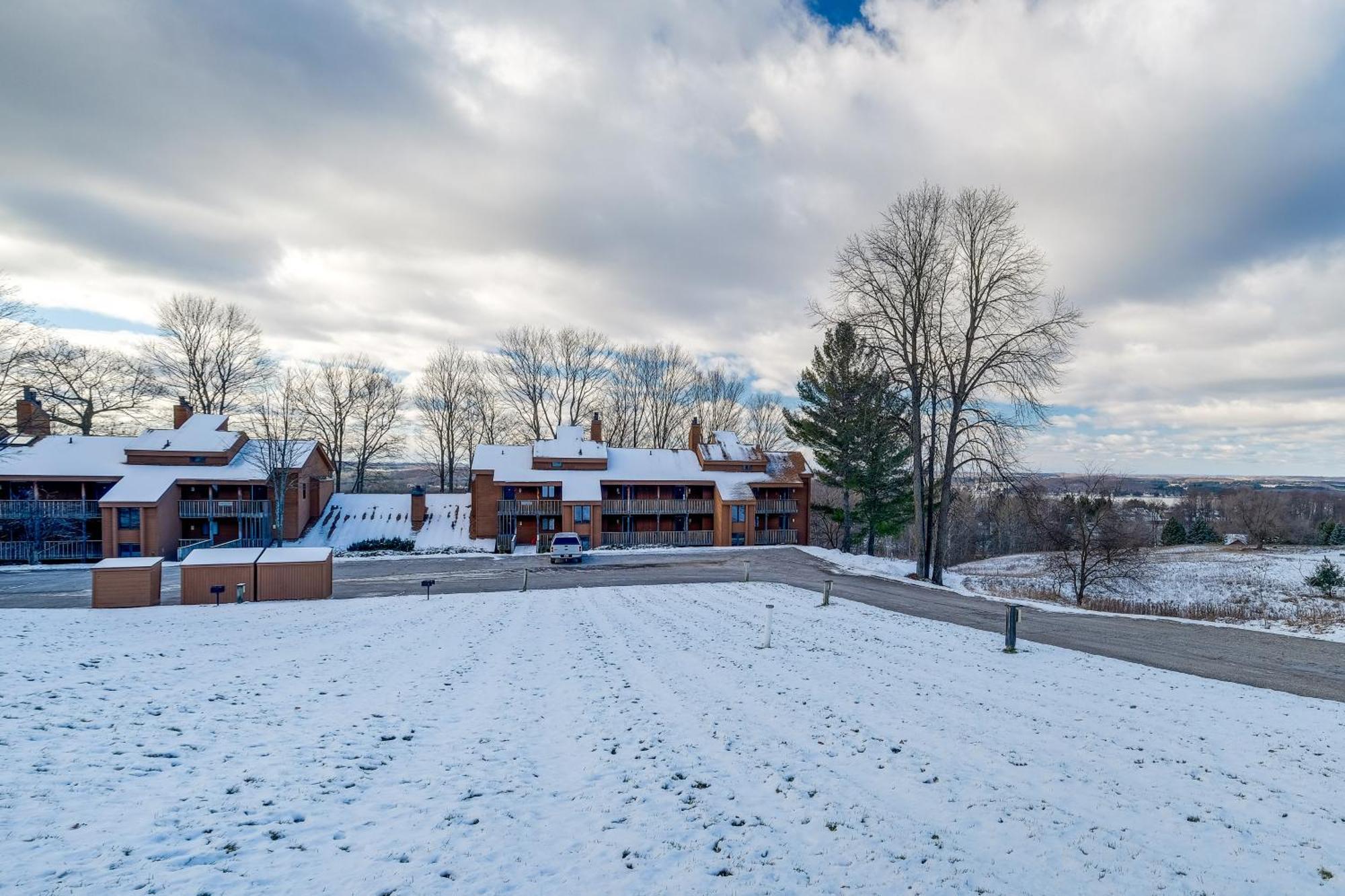 Bellaire Condo - Walk To Shanty Creek Resort! Экстерьер фото